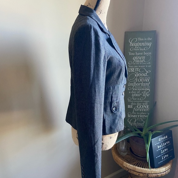 Byline Byer California Cropped Blazer - Picture 3 of 3